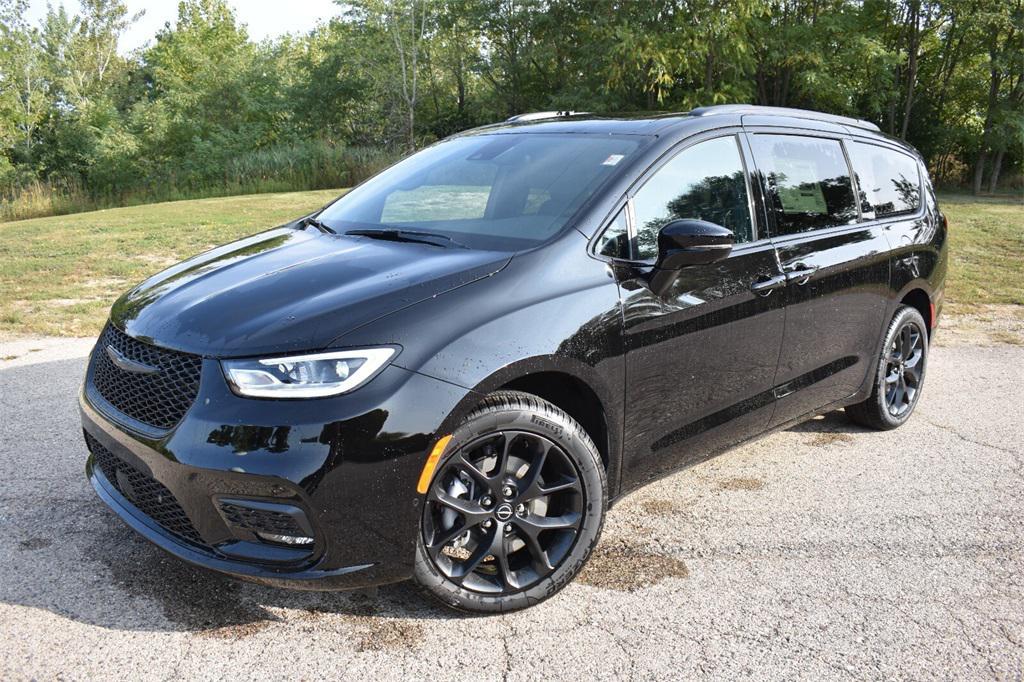 new 2026 Chrysler Pacifica car, priced at $53,400