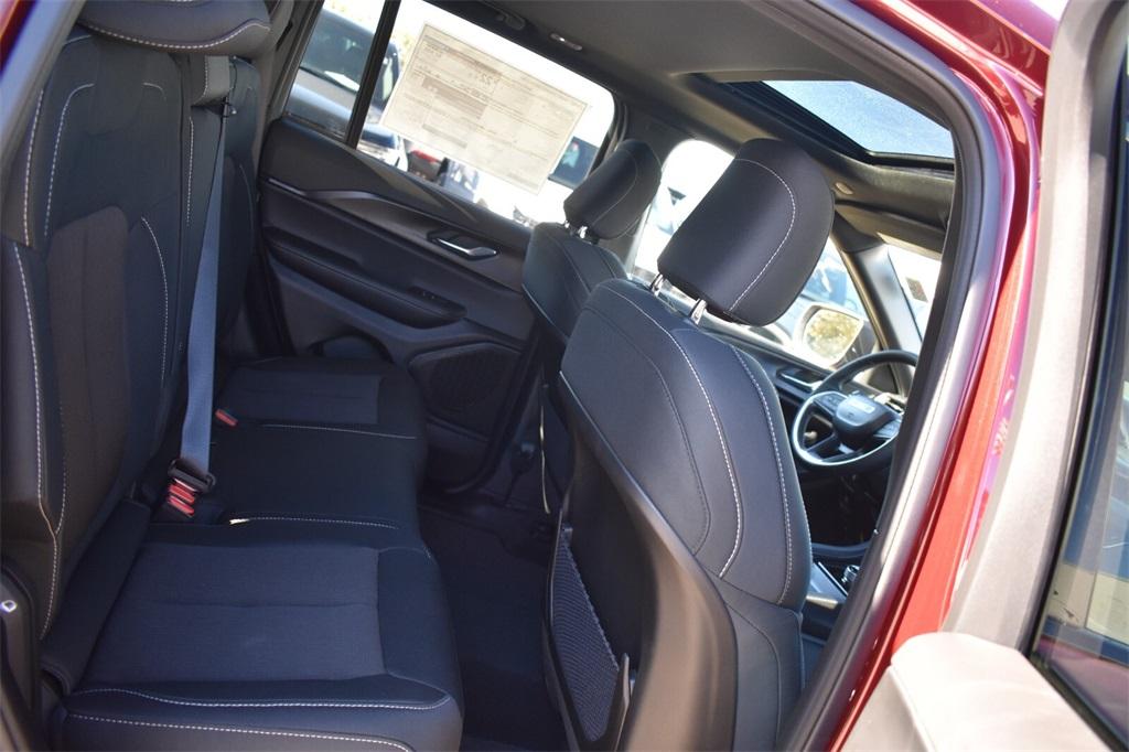 new 2025 Jeep Grand Cherokee car, priced at $39,134