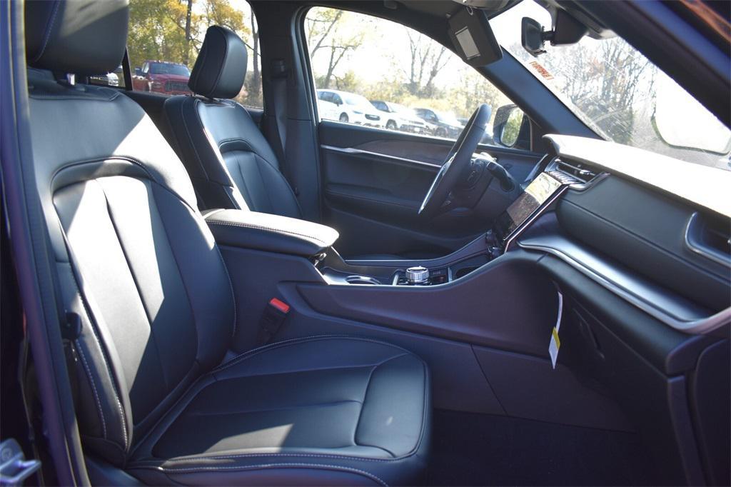 new 2025 Jeep Grand Cherokee car, priced at $49,086