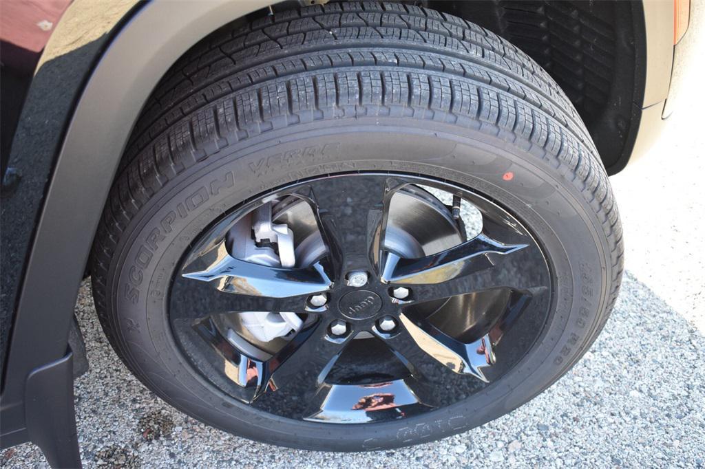 new 2025 Jeep Grand Cherokee car, priced at $49,086