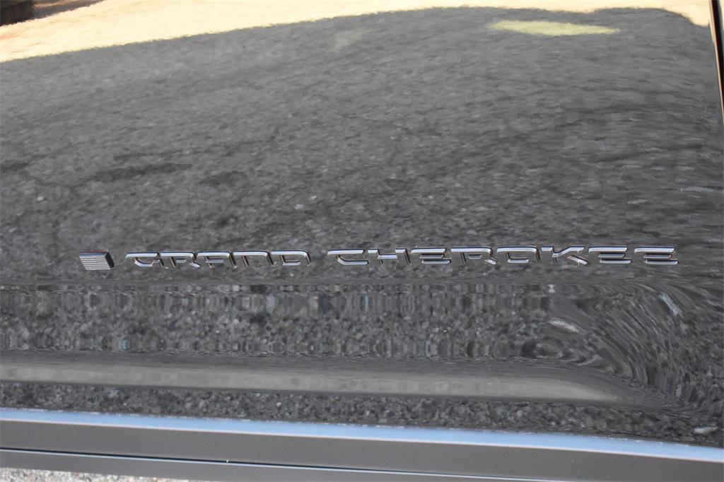 new 2025 Jeep Grand Cherokee car, priced at $49,086