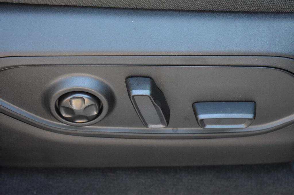 new 2025 Jeep Grand Cherokee car, priced at $49,488