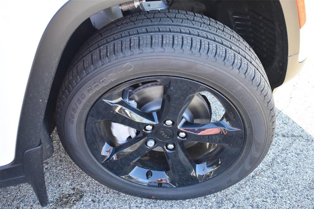 new 2025 Jeep Grand Cherokee car, priced at $49,488