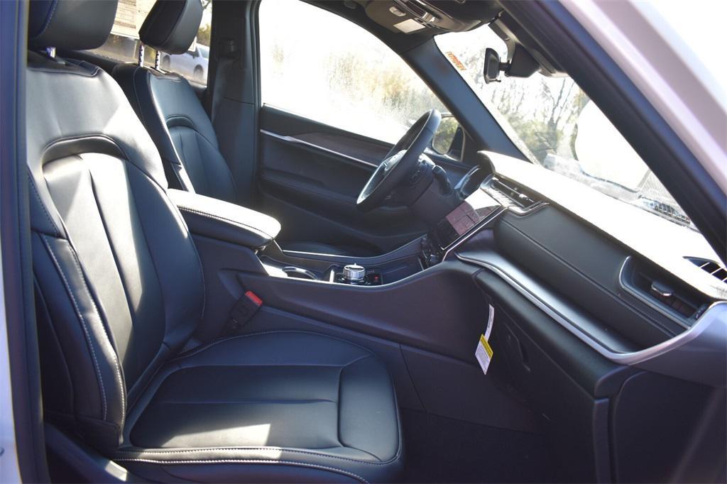 new 2025 Jeep Grand Cherokee car, priced at $49,488