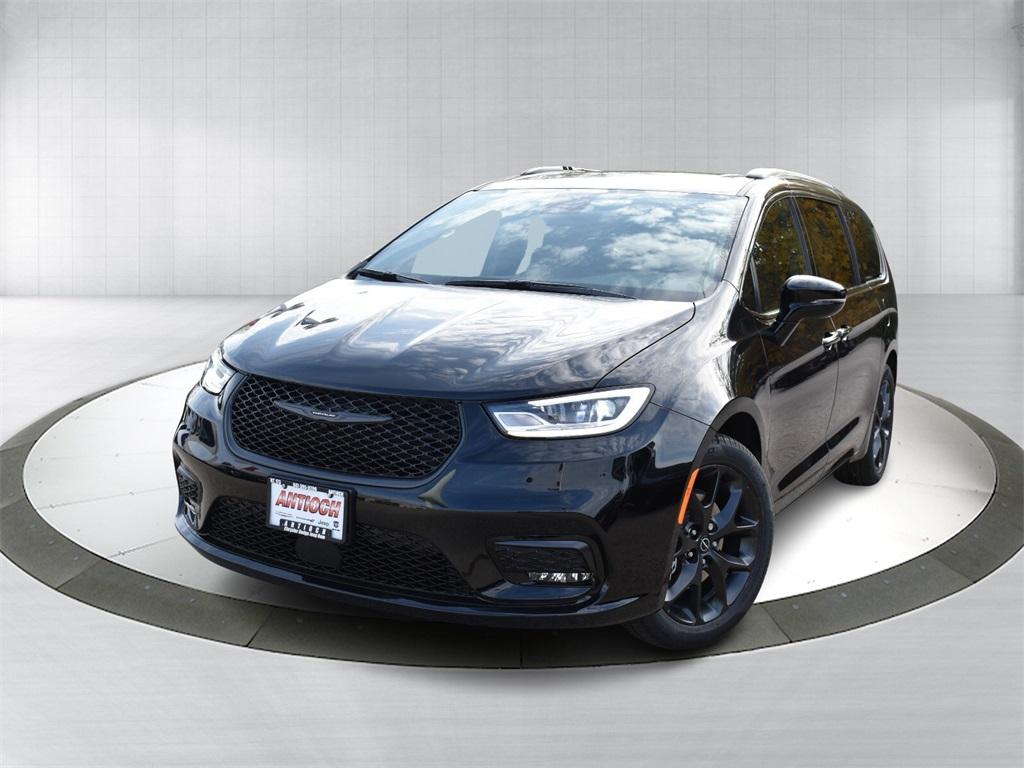 new 2026 Chrysler Pacifica car, priced at $42,637
