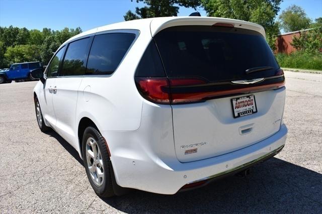 new 2024 Chrysler Pacifica car, priced at $45,671