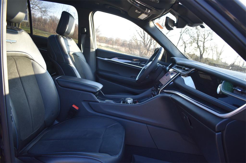 new 2024 Jeep Grand Cherokee car, priced at $57,277