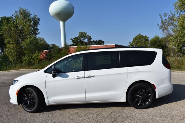 new 2024 Chrysler Pacifica car, priced at $48,502