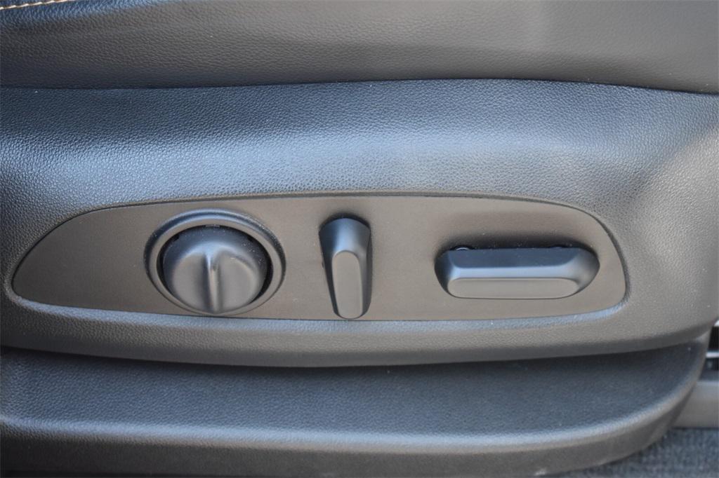used 2021 Chevrolet Traverse car, priced at $23,277