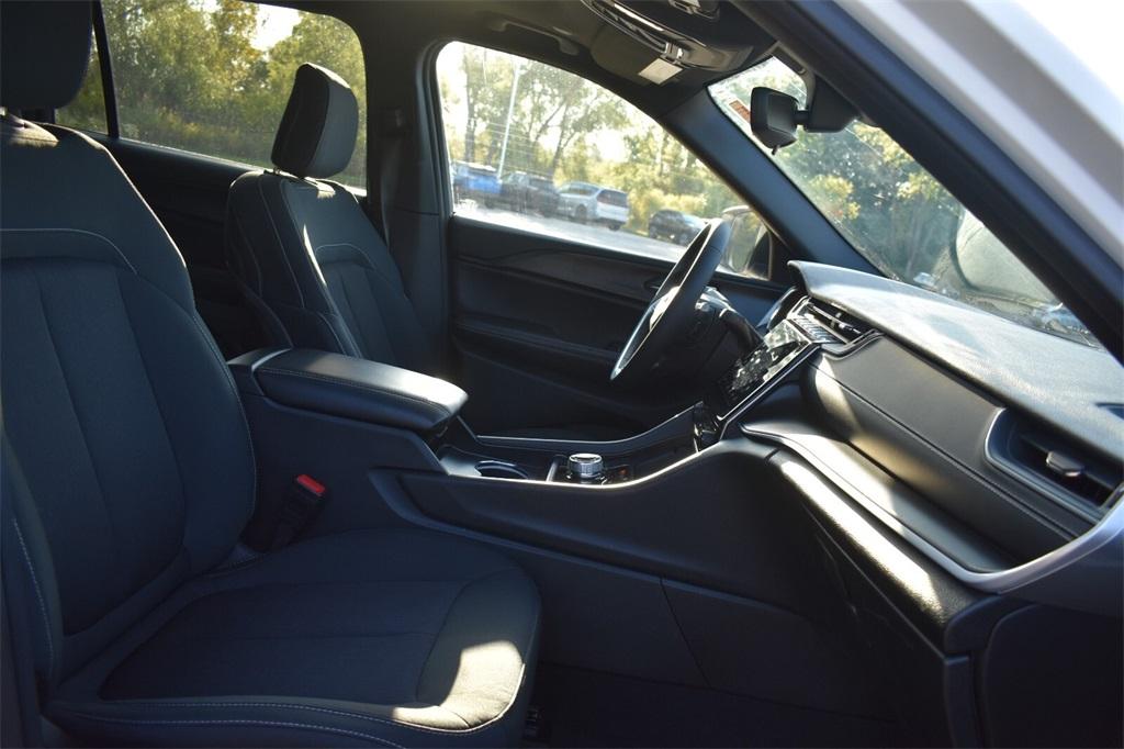 used 2024 Jeep Grand Cherokee L car, priced at $33,777