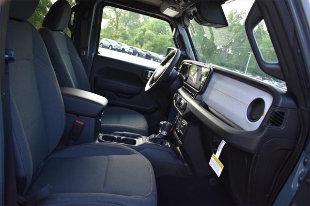 new 2025 Jeep Wrangler car, priced at $45,501
