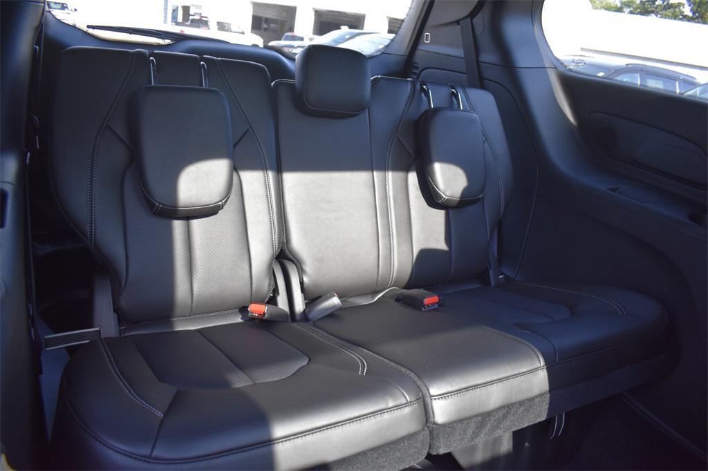 new 2026 Chrysler Pacifica car, priced at $44,566