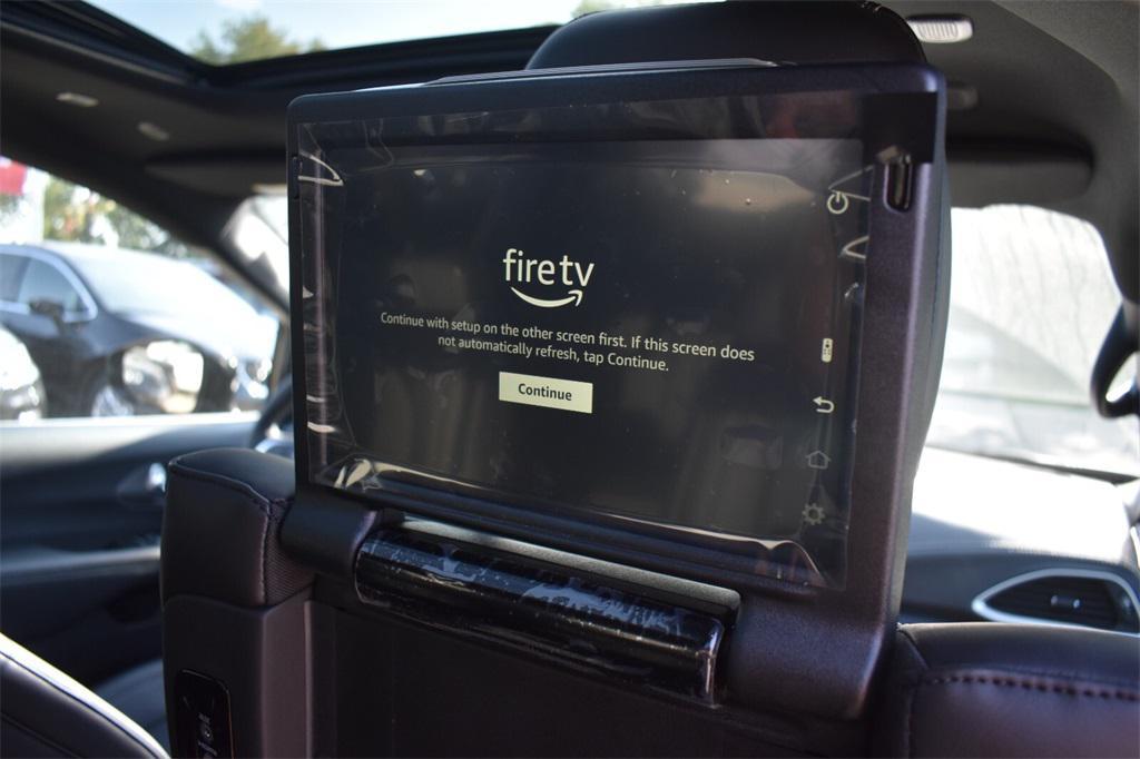 new 2026 Chrysler Pacifica car, priced at $44,566