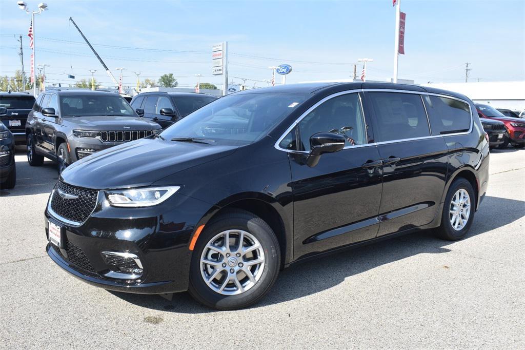 new 2026 Chrysler Pacifica car, priced at $44,566