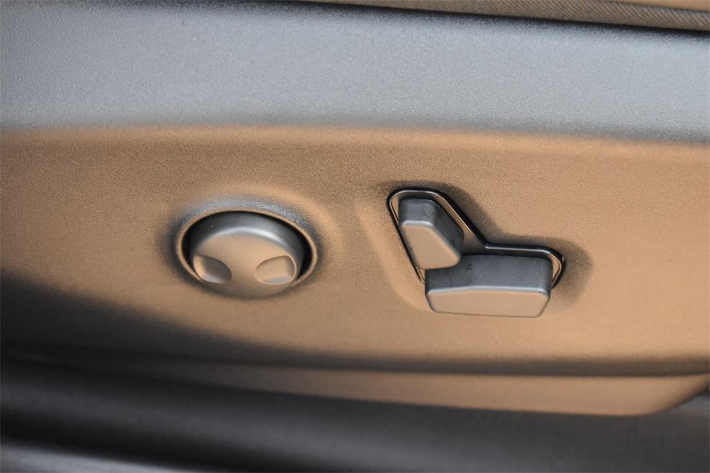 new 2026 Chrysler Pacifica car, priced at $44,566