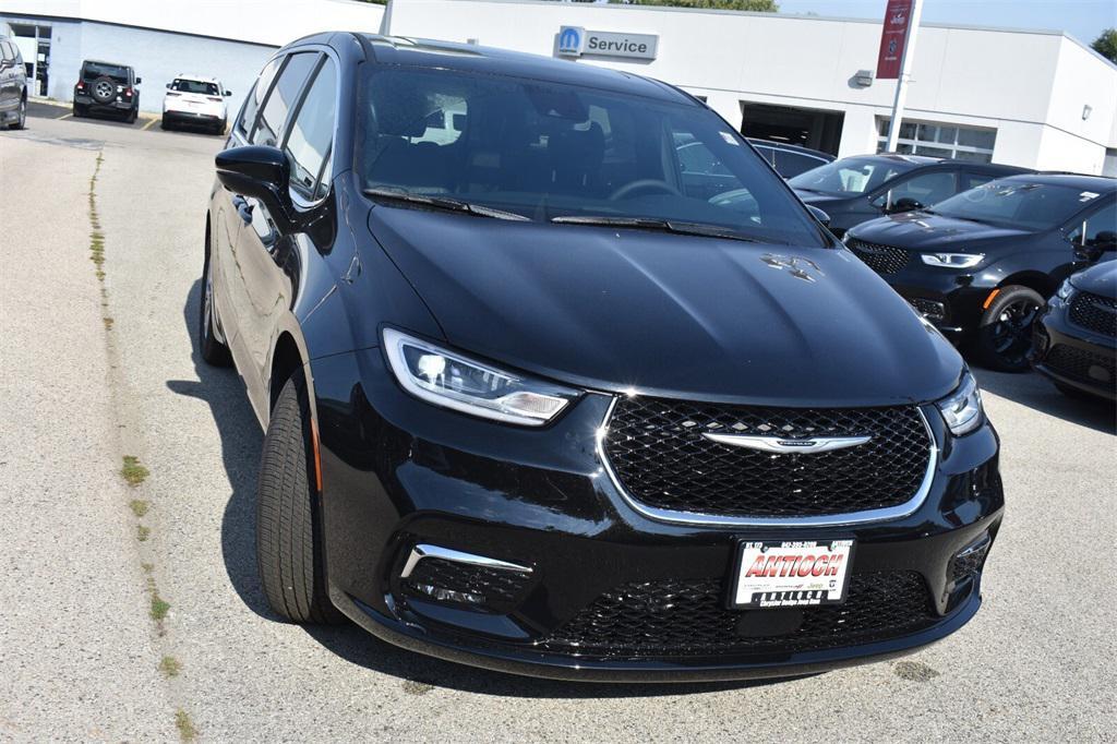 new 2026 Chrysler Pacifica car, priced at $44,566