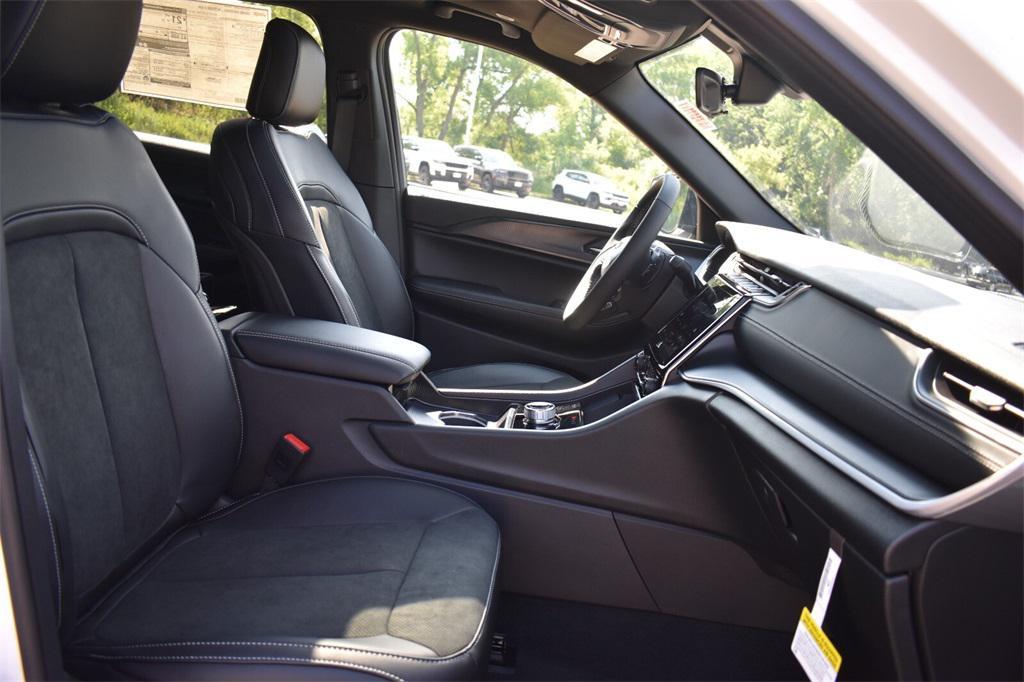 new 2025 Jeep Grand Cherokee L car, priced at $41,728