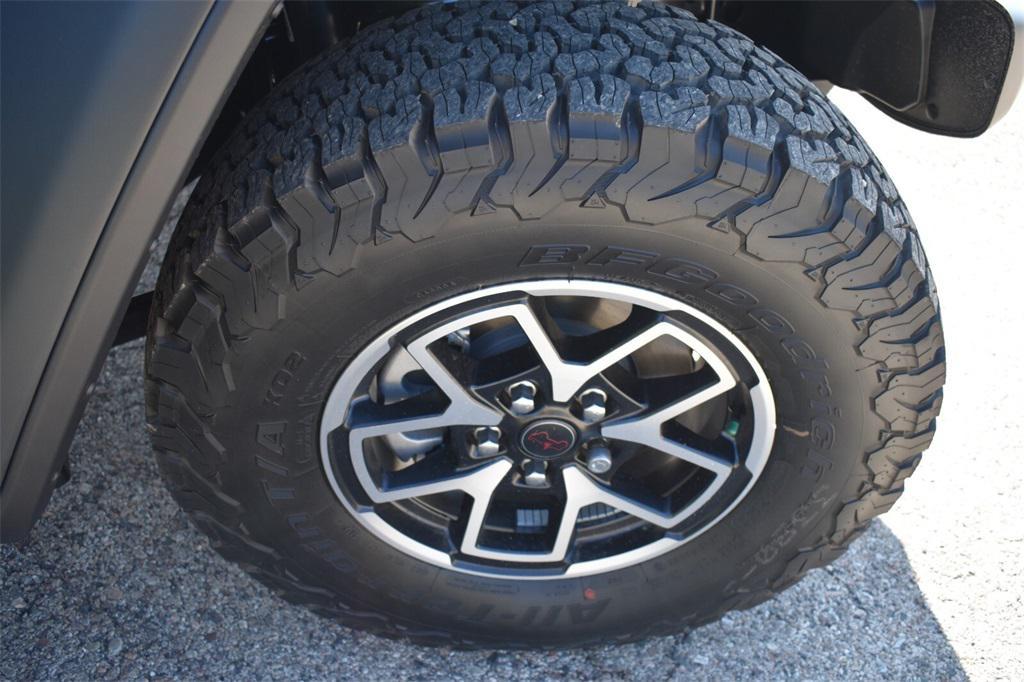new 2025 Jeep Wrangler car, priced at $57,657