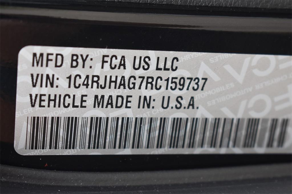 used 2024 Jeep Grand Cherokee car, priced at $32,877