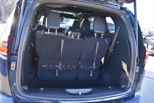 new 2025 Chrysler Pacifica car, priced at $43,323
