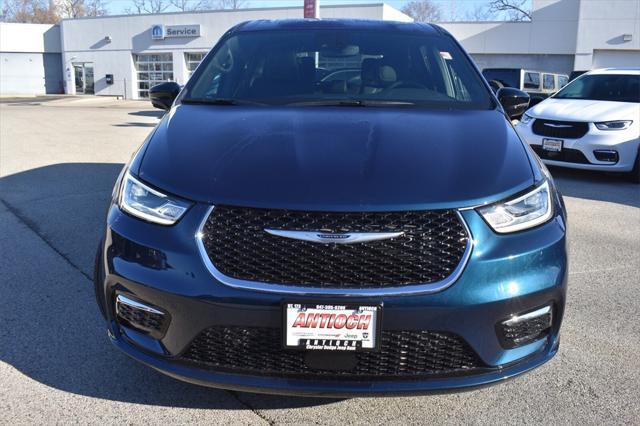 new 2025 Chrysler Pacifica car, priced at $43,323