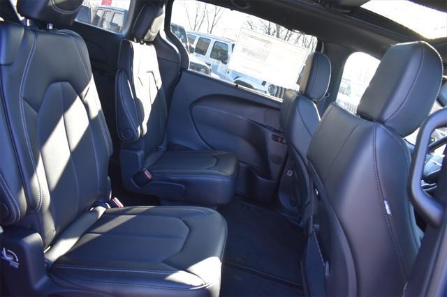 new 2025 Chrysler Pacifica car, priced at $43,323