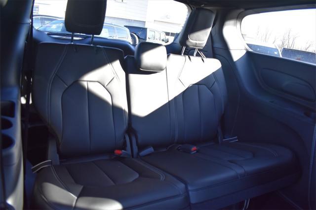 new 2025 Chrysler Pacifica car, priced at $43,323