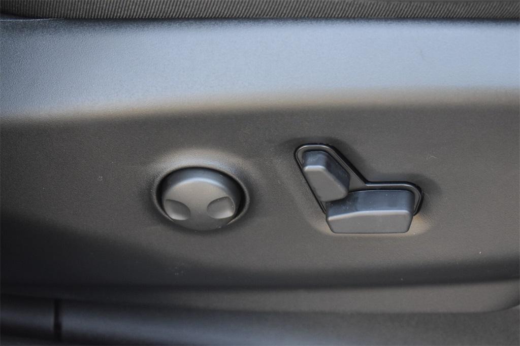 new 2026 Chrysler Pacifica car, priced at $47,718