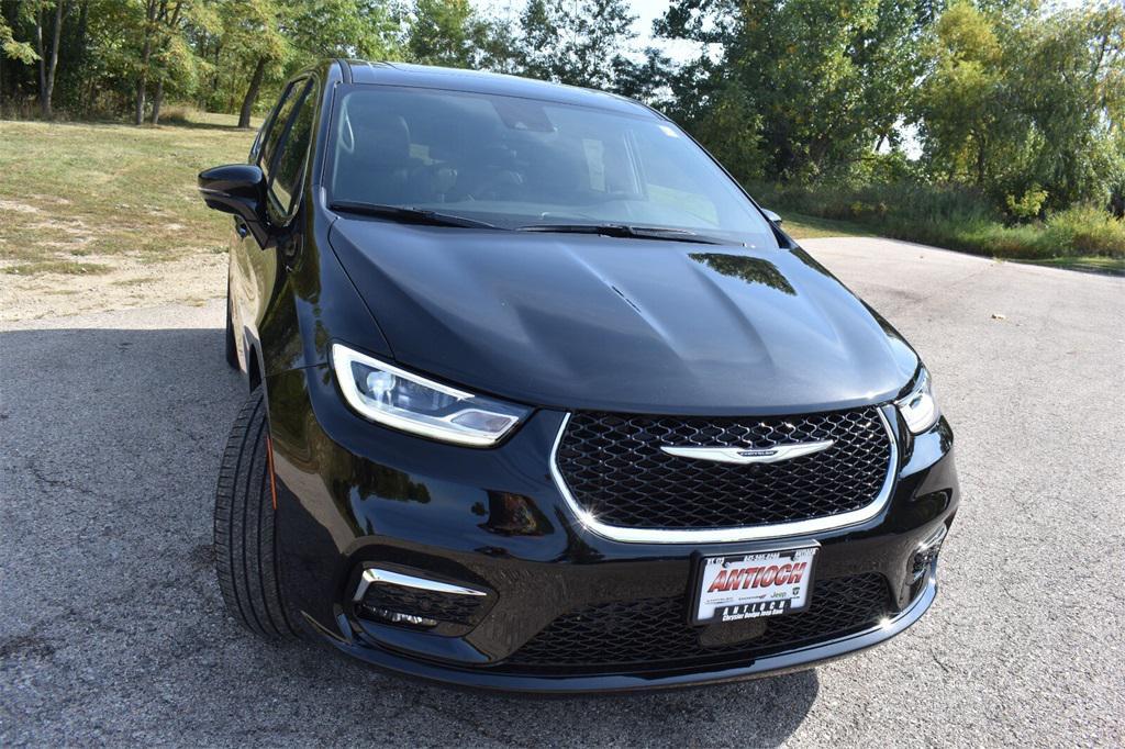 new 2026 Chrysler Pacifica car, priced at $47,718