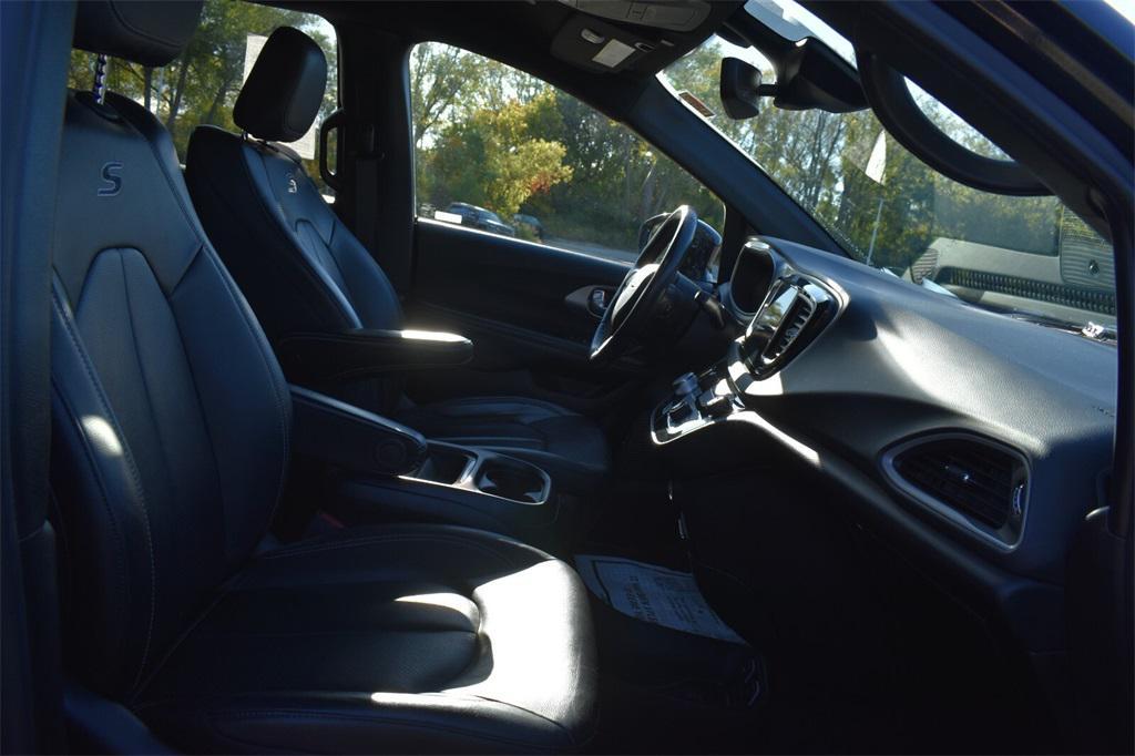 used 2020 Chrysler Pacifica car, priced at $25,977
