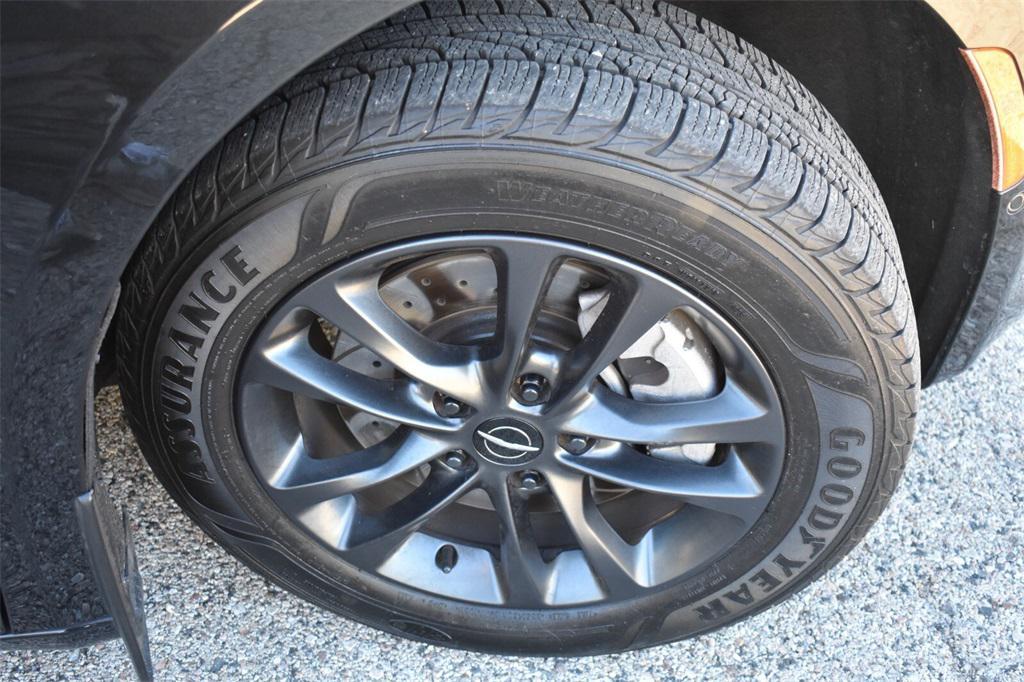 used 2020 Chrysler Pacifica car, priced at $25,977