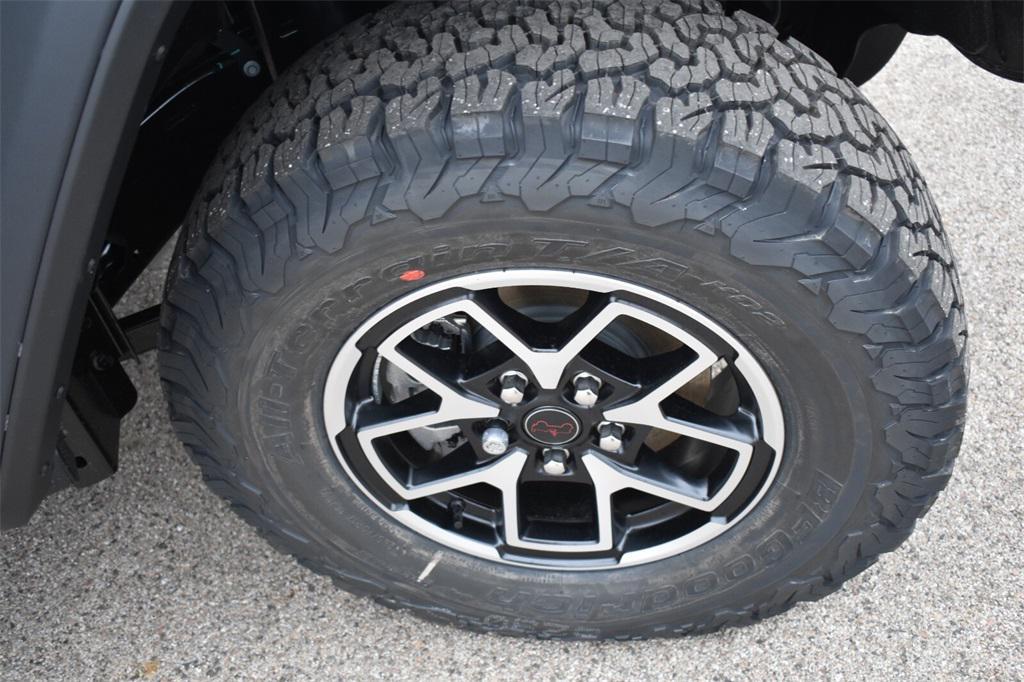 new 2025 Jeep Wrangler car, priced at $50,252