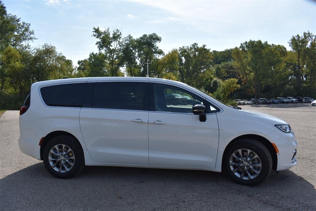 new 2026 Chrysler Pacifica car, priced at $45,985