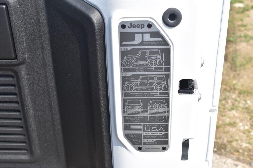 new 2025 Jeep Wrangler car, priced at $47,495