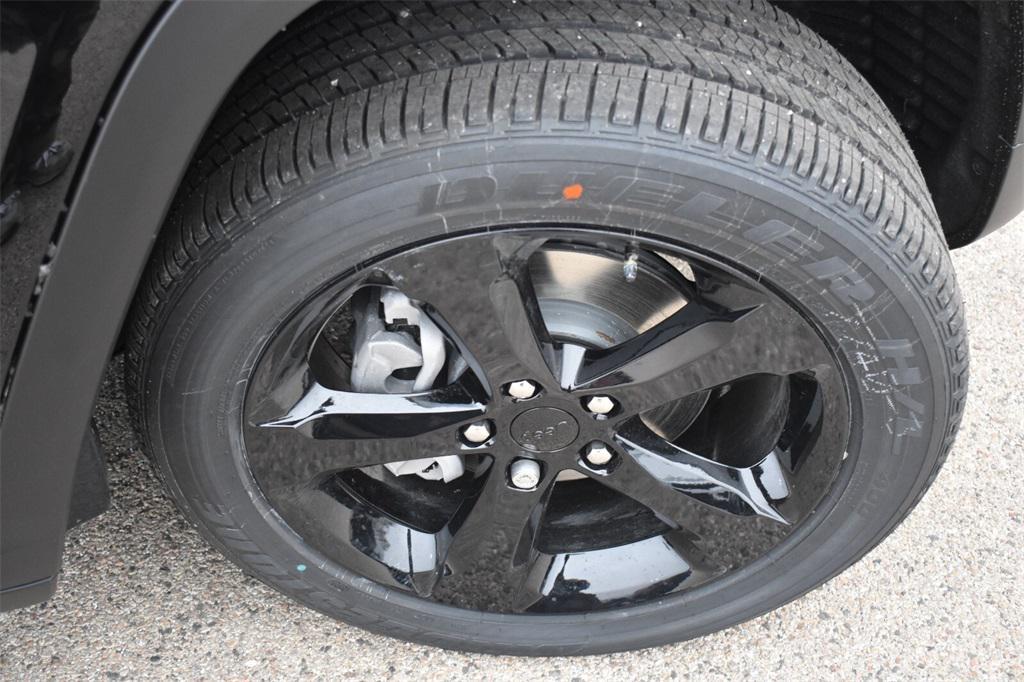 new 2025 Jeep Grand Cherokee car, priced at $38,995