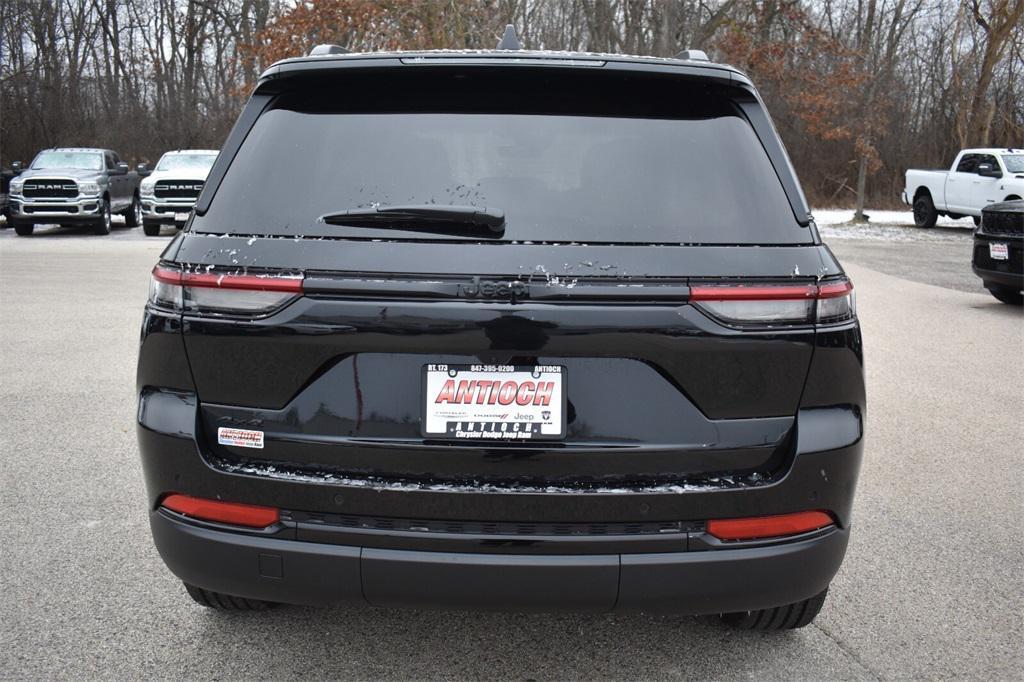 new 2025 Jeep Grand Cherokee car, priced at $38,995