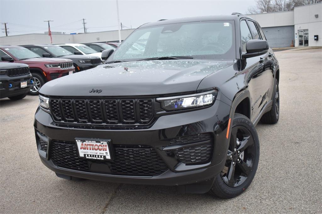 new 2025 Jeep Grand Cherokee car, priced at $38,995