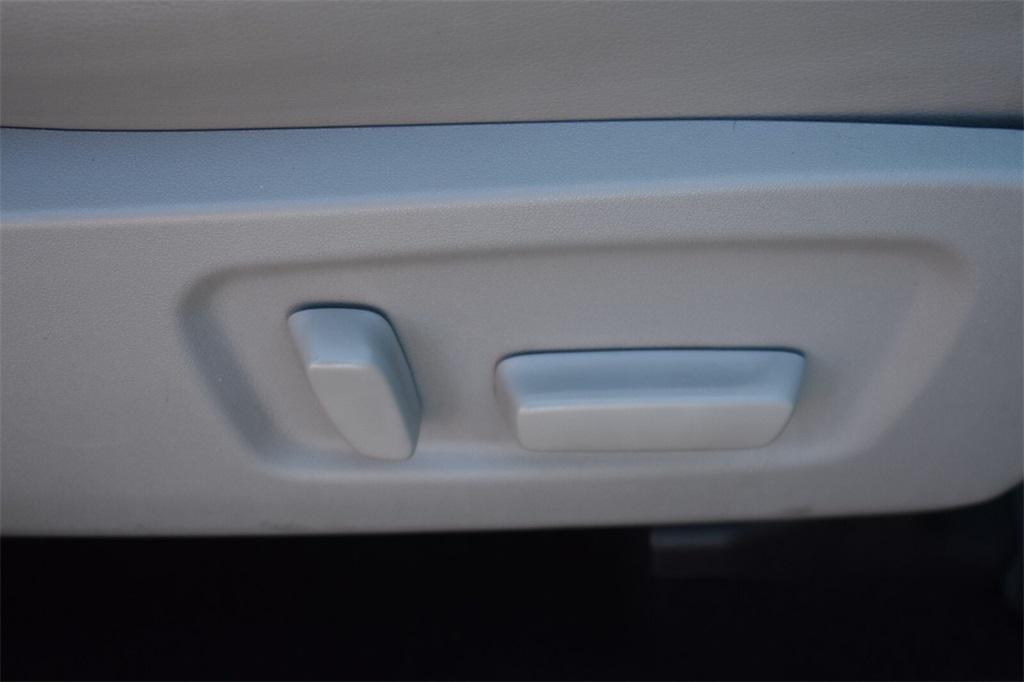 used 2017 Toyota Highlander car, priced at $22,977