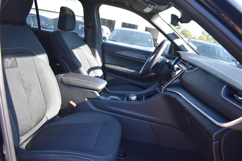 new 2025 Jeep Grand Cherokee car, priced at $38,434