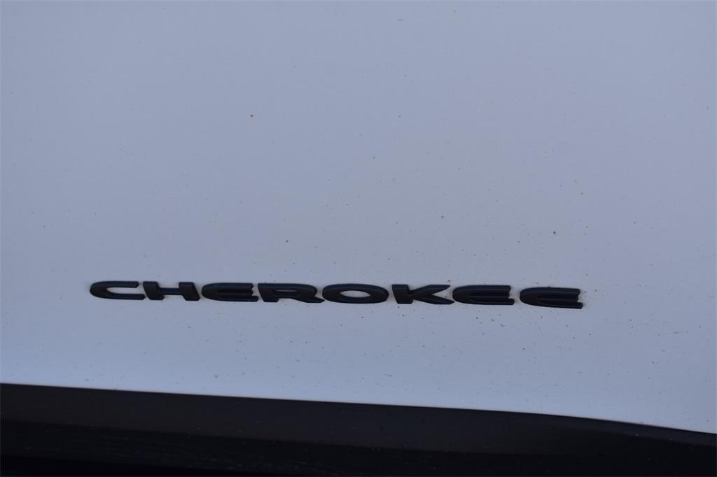 used 2015 Jeep Cherokee car, priced at $12,777