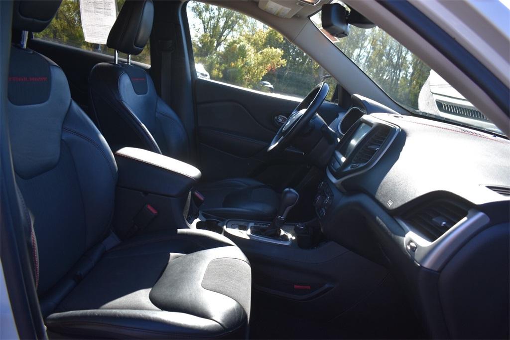 used 2015 Jeep Cherokee car, priced at $12,777