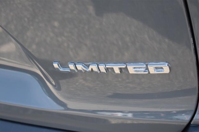 used 2022 Jeep Cherokee car, priced at $25,177