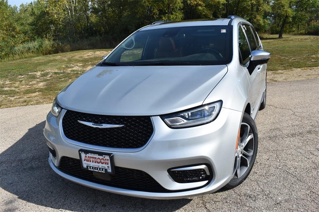 new 2026 Chrysler Pacifica car, priced at $51,382