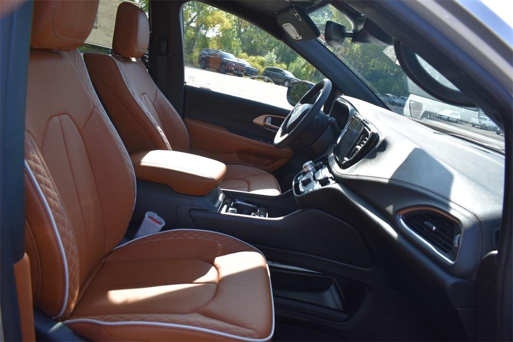 new 2026 Chrysler Pacifica car, priced at $51,382