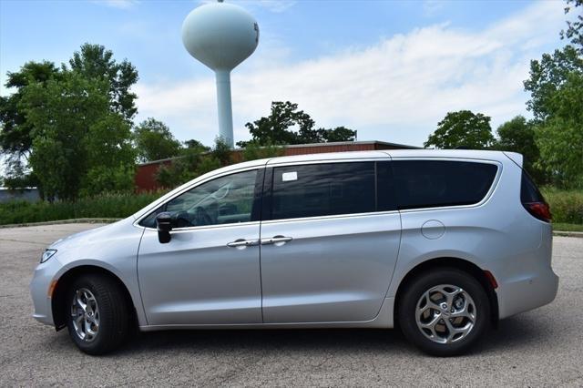 new 2024 Chrysler Pacifica car, priced at $48,665