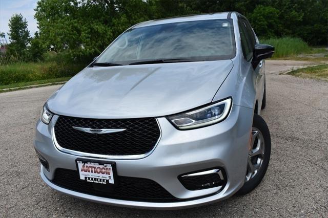 new 2024 Chrysler Pacifica car, priced at $48,665