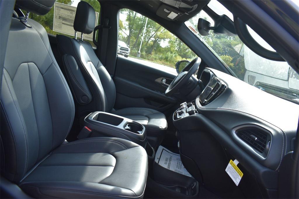 new 2026 Chrysler Pacifica car, priced at $47,718