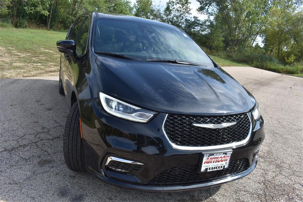 new 2026 Chrysler Pacifica car, priced at $45,985