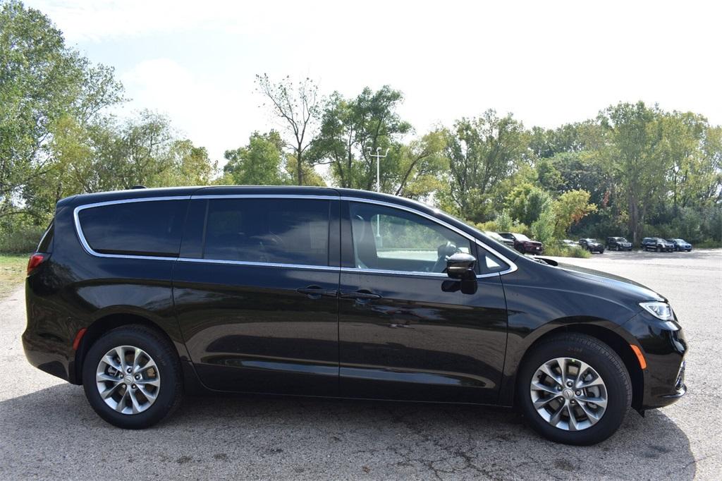 new 2026 Chrysler Pacifica car, priced at $45,985