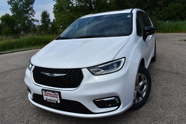 new 2024 Chrysler Pacifica car, priced at $45,871